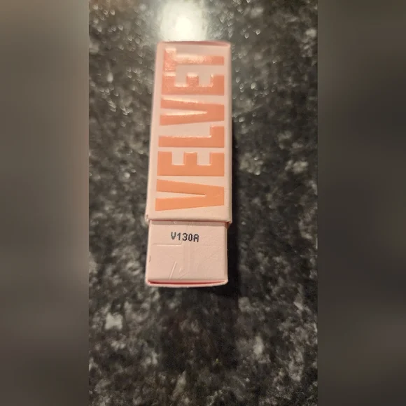 NEW Jeffree Star Velvet Trap Ranch Girl - Picture 3 of 4